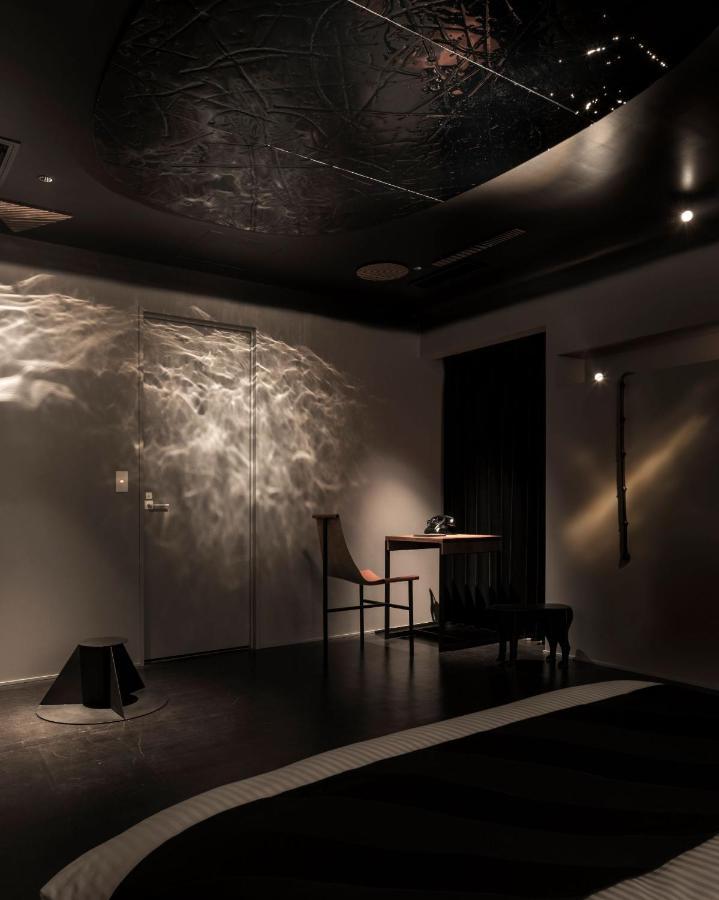 L’art des ombres « ASITA_ROOM Jardin du sommeil paradoxal de M. X » par Sai