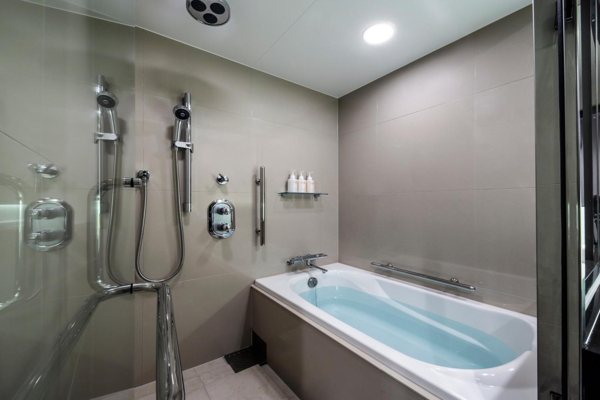 Deluxe Twin Room Separate Bath,1213858810:JPEG
