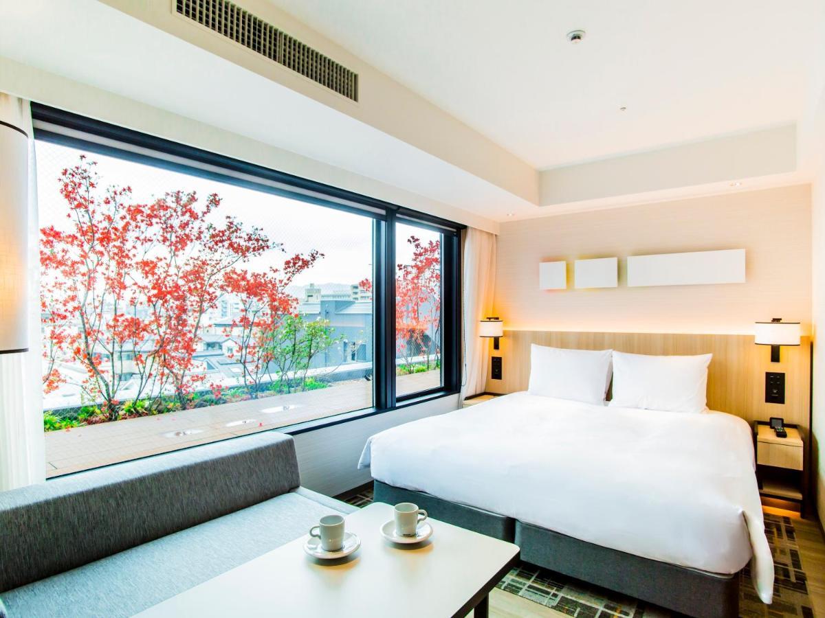 Quarto Deluxe com Cama King-size e Banheira