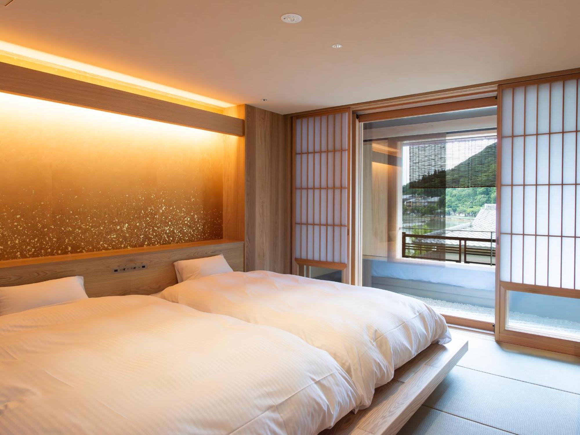 Deluxe Suite with Spa Bath