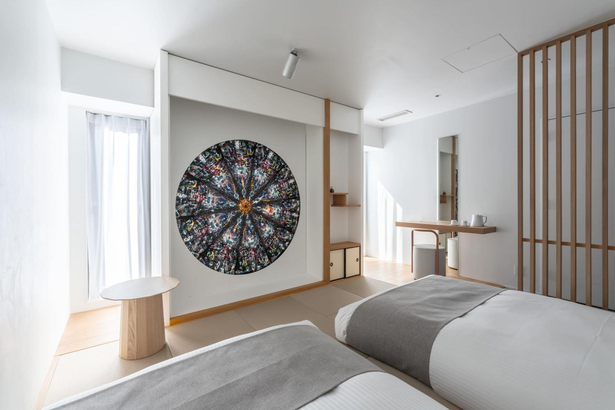 Pièce de vortex cinétique hypnotique « MA CHAMBRE » par Akiyoshi Mishima