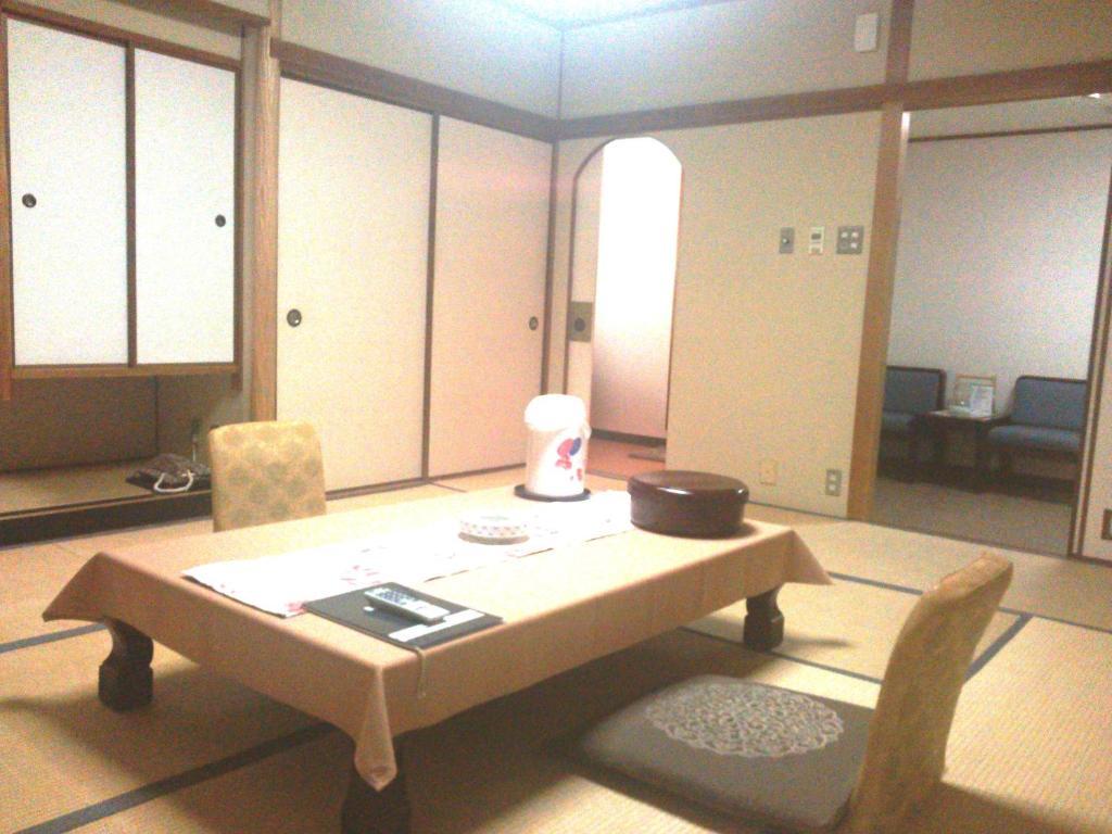 Japanese-Style Family Room,665200161:JPEG